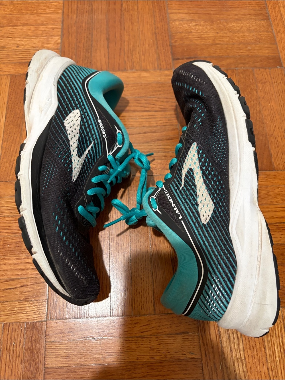 Brooks Women's Black and Teal Running Sneakers